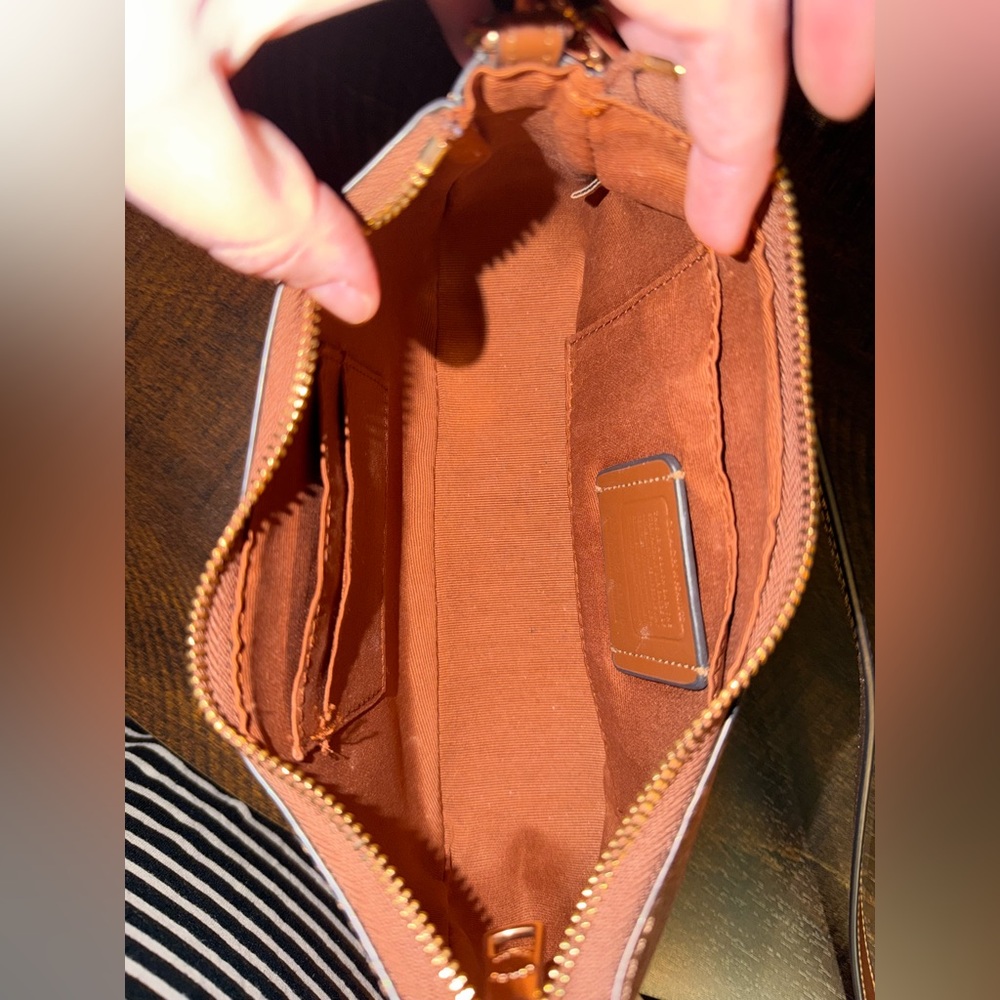 EUC Coach x Peanuts Teri Crossbody - Picture 8 of 8